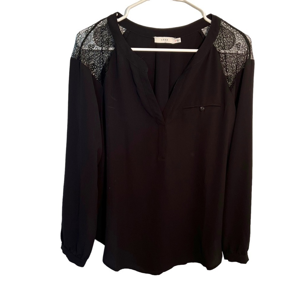 Lush Women's Size Medium Split Neck Blouse Black Lace Yoke Long Sleeve LT11847
